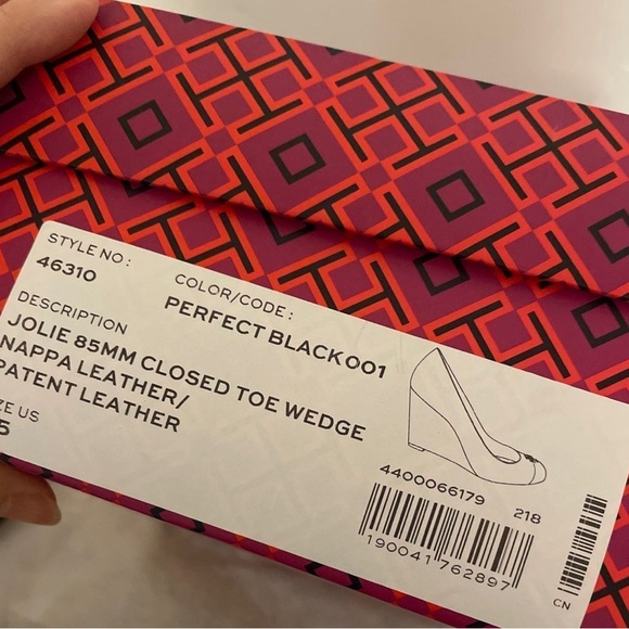New Tory Burch closed toe wedge shoes - Picture 7 of 7